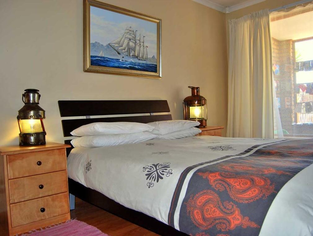 Saltycrax Backpackers And Surf Hostel Bloubergstrand Exterior photo